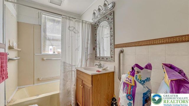 202 Price Road, Hamilton Twp, PA 18360