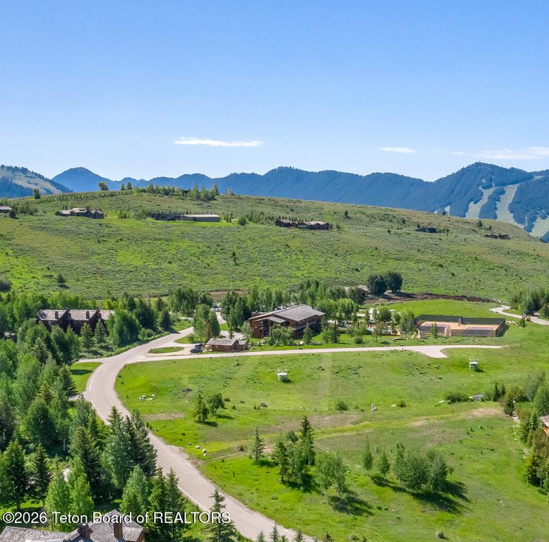 475 W OSKIE Drive, Jackson, WY 83001 photo 3