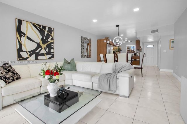8331 Sands Point Blvd C308, Tamarac, FL 33321