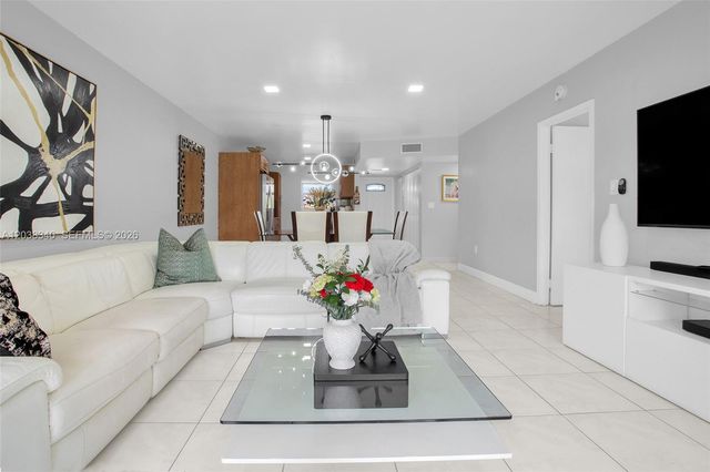 8331 Sands Point Blvd C308, Tamarac, FL 33321