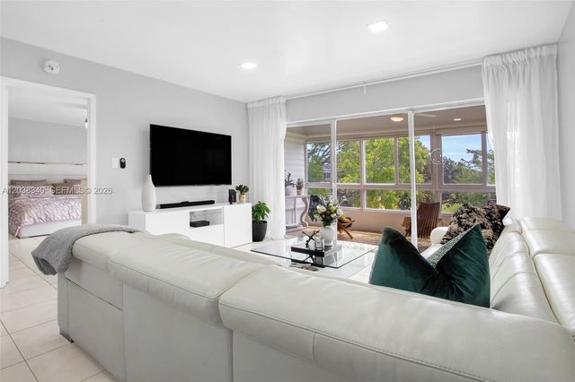 8331 Sands Point Blvd C308, Tamarac, FL 33321