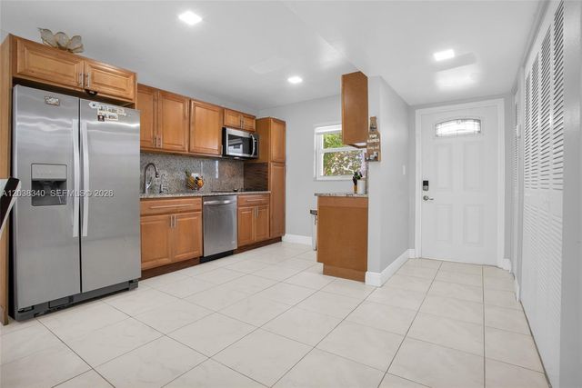 8331 Sands Point Blvd C308, Tamarac, FL 33321