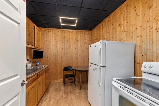 122 W Superior Street, Wayland, MI 49348