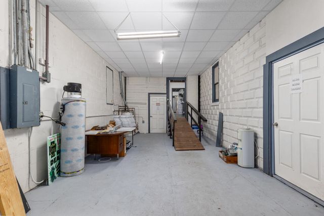 122 W Superior Street, Wayland, MI 49348