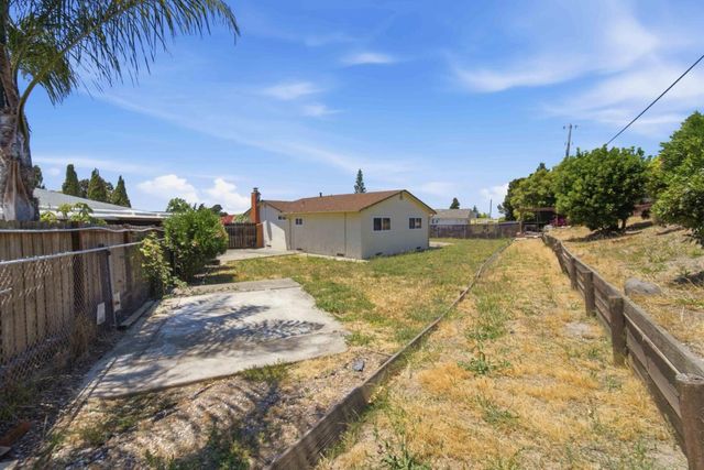 261 Highlands Court, San Pablo, CA 94806