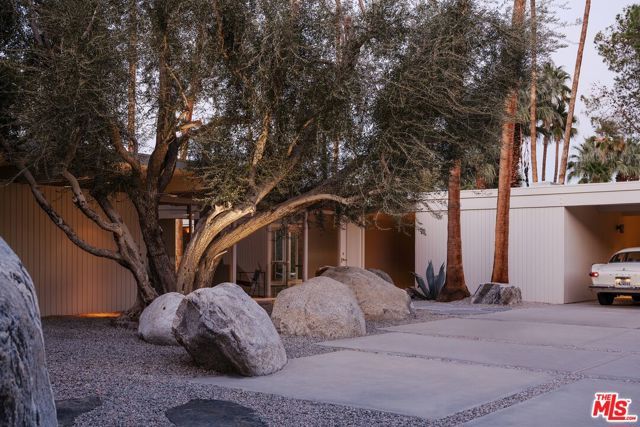 1272 E Verbena Drive, Palm Springs, CA 92262