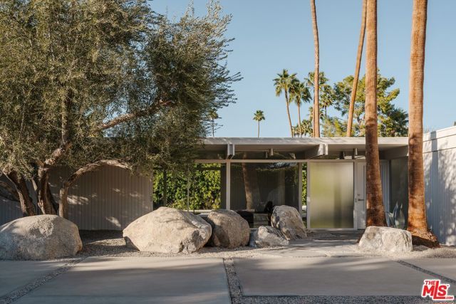 1272 E Verbena Drive, Palm Springs, CA 92262