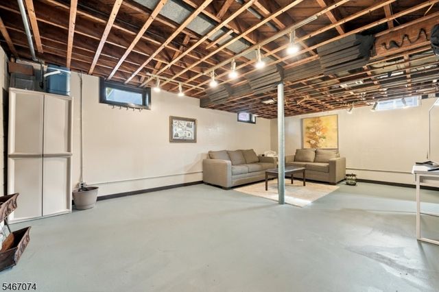 91 Laurel St, Ridgefield Park Village, NJ 07660