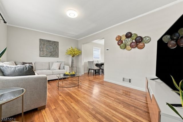 91 Laurel St, Ridgefield Park Village, NJ 07660