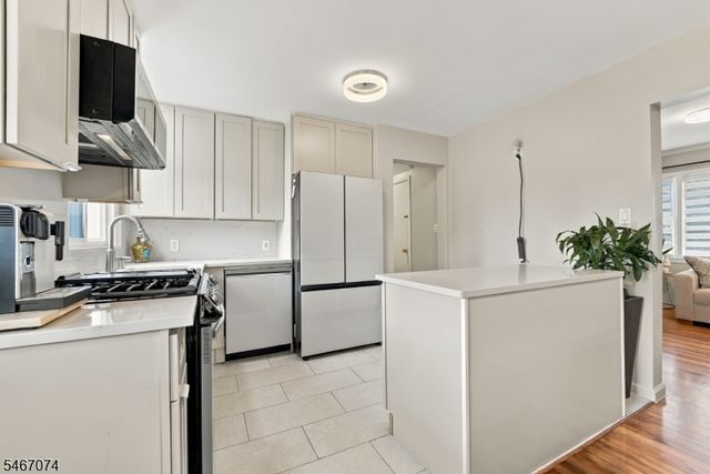 91 Laurel St, Ridgefield Park Village, NJ 07660
