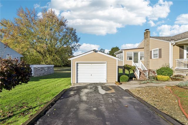 2422 Ridgewood Court, Shenango Twp, PA 16101