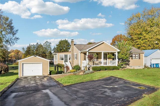 2422 Ridgewood Court, Shenango Twp, PA 16101