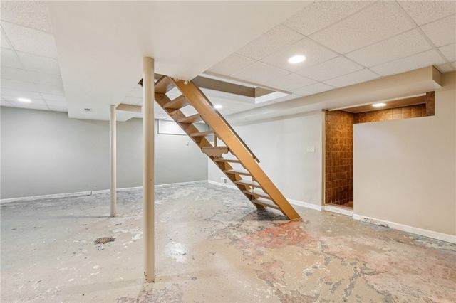 2422 Ridgewood Court, Shenango Twp, PA 16101