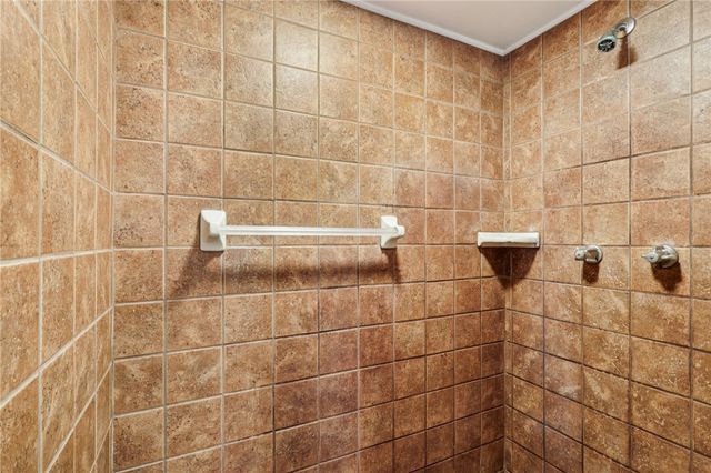 2422 Ridgewood Court, Shenango Twp, PA 16101