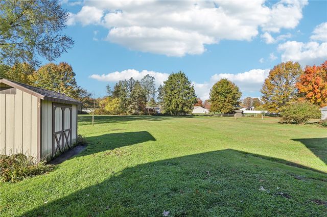2422 Ridgewood Court, Shenango Twp, PA 16101