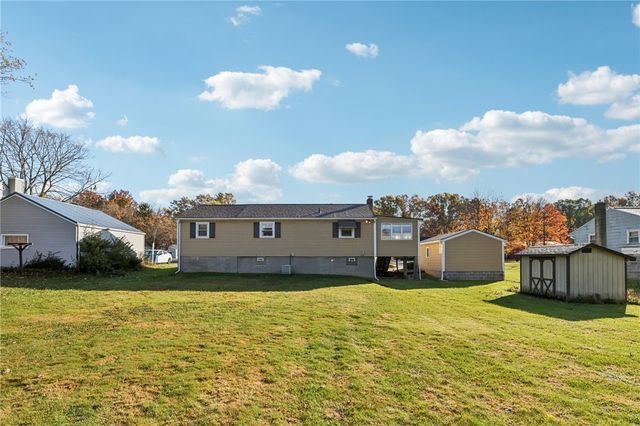 2422 Ridgewood Court, Shenango Twp, PA 16101