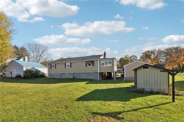 2422 Ridgewood Court, Shenango Twp, PA 16101