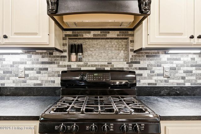5600 Chapel View Way, Crestwood, KY 40014