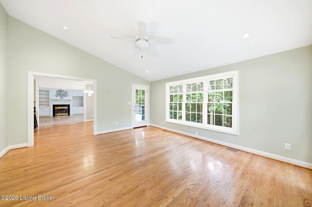 5600 Chapel View Way, Crestwood, KY 40014
