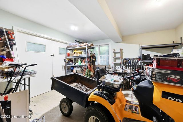 5600 Chapel View Way, Crestwood, KY 40014