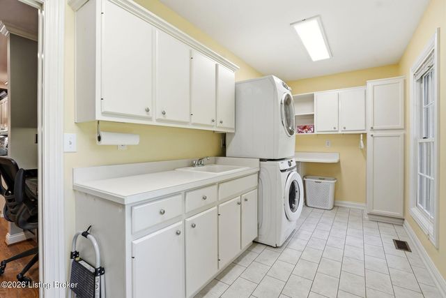 5600 Chapel View Way, Crestwood, KY 40014