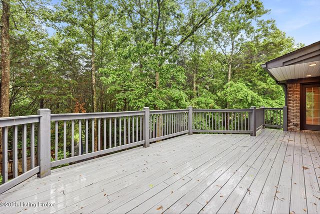5600 Chapel View Way, Crestwood, KY 40014