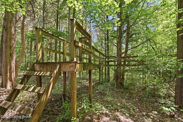 5600 Chapel View Way, Crestwood, KY 40014