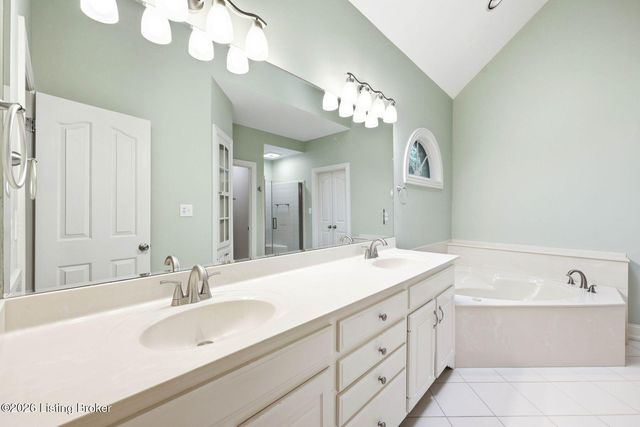 5600 Chapel View Way, Crestwood, KY 40014
