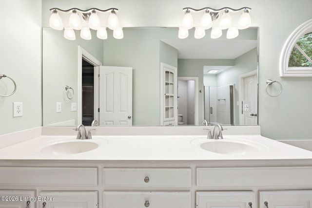 5600 Chapel View Way, Crestwood, KY 40014