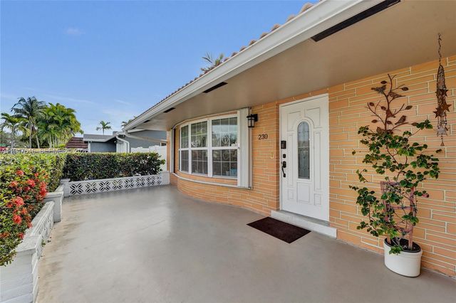 230 SE 4th St, Dania Beach, FL 33004