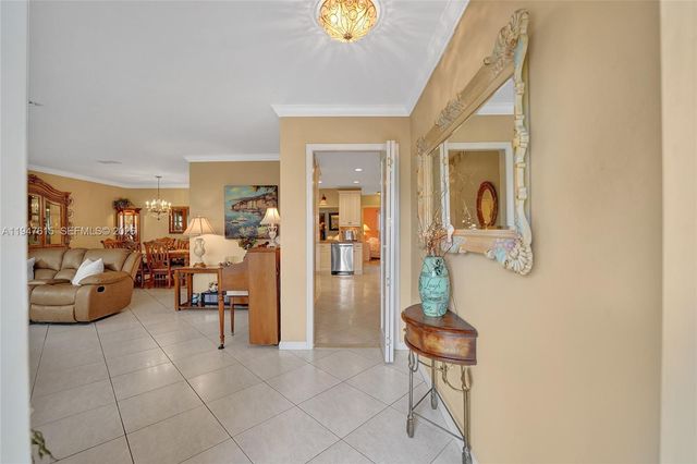 230 SE 4th St, Dania Beach, FL 33004