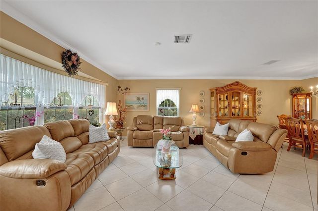 230 SE 4th St, Dania Beach, FL 33004