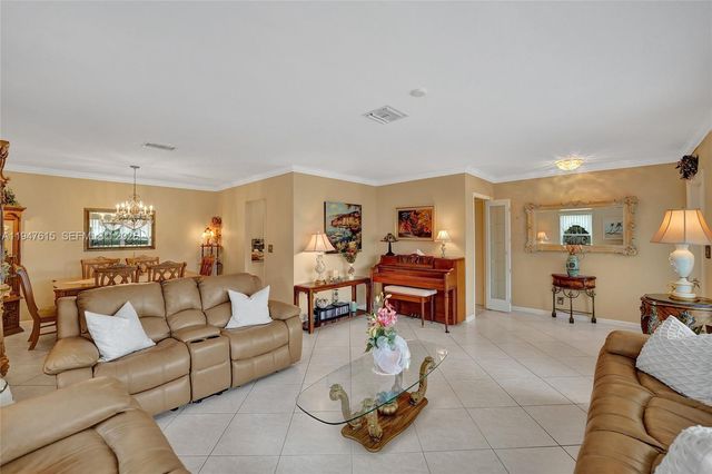 230 SE 4th St, Dania Beach, FL 33004