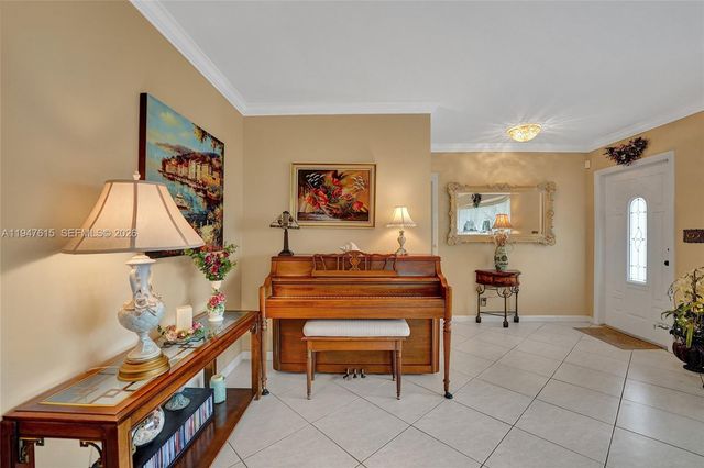 230 SE 4th St, Dania Beach, FL 33004