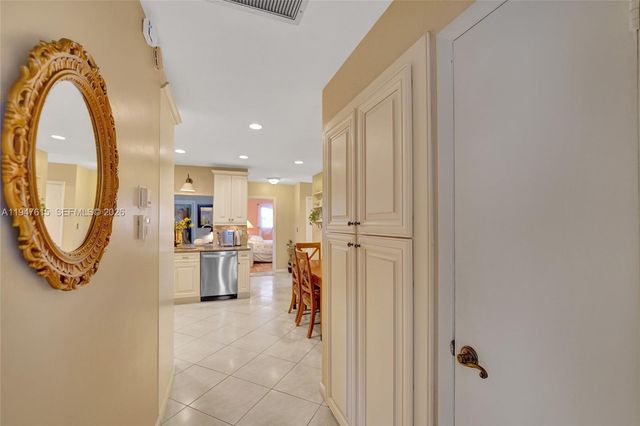 230 SE 4th St, Dania Beach, FL 33004