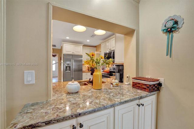 230 SE 4th St, Dania Beach, FL 33004