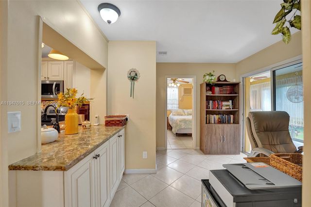 230 SE 4th St, Dania Beach, FL 33004