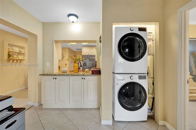 230 SE 4th St, Dania Beach, FL 33004