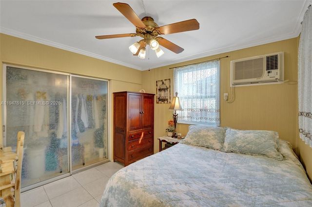 230 SE 4th St, Dania Beach, FL 33004