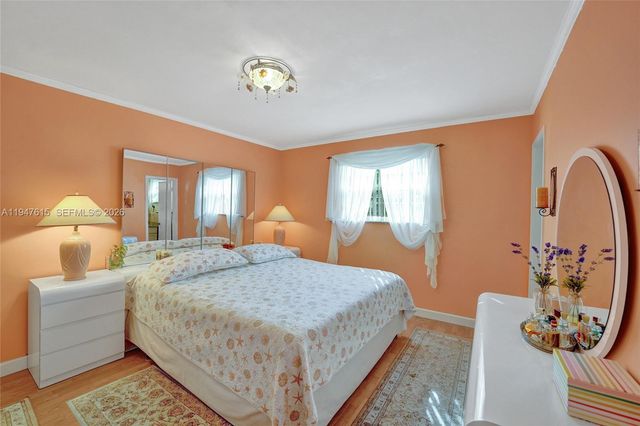 230 SE 4th St, Dania Beach, FL 33004