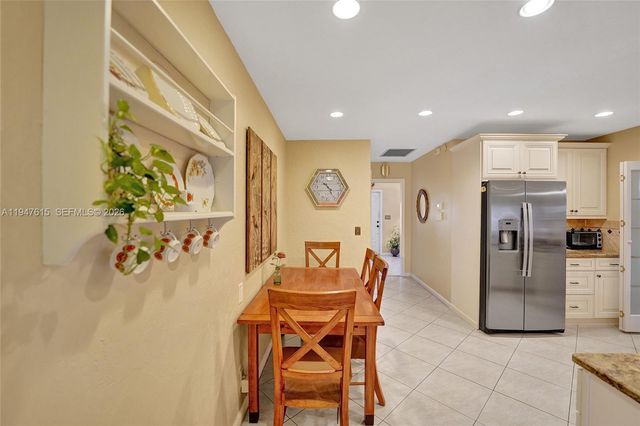 230 SE 4th St, Dania Beach, FL 33004