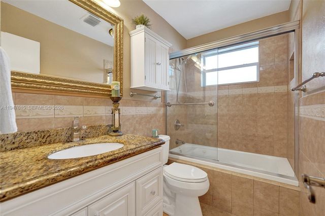 230 SE 4th St, Dania Beach, FL 33004