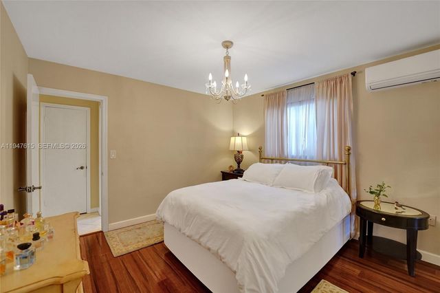 230 SE 4th St, Dania Beach, FL 33004