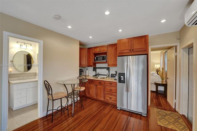 230 SE 4th St, Dania Beach, FL 33004