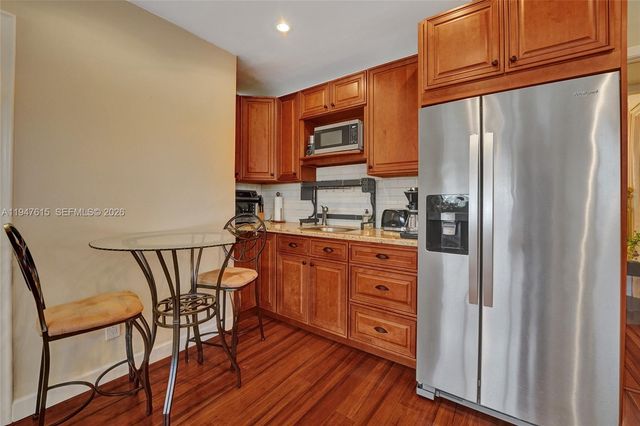 230 SE 4th St, Dania Beach, FL 33004