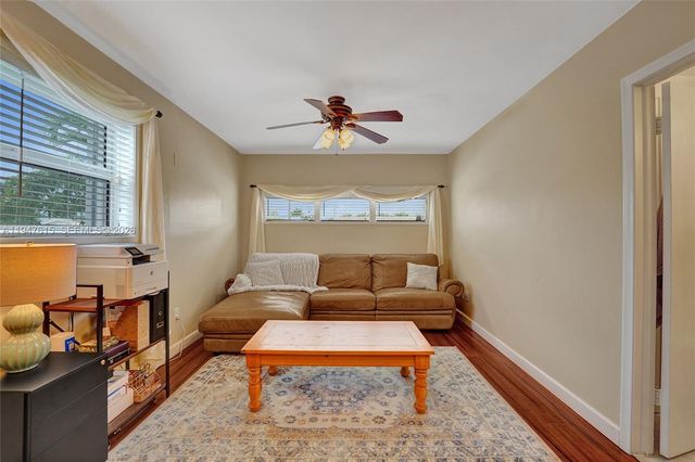 230 SE 4th St, Dania Beach, FL 33004