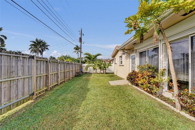 230 SE 4th St, Dania Beach, FL 33004