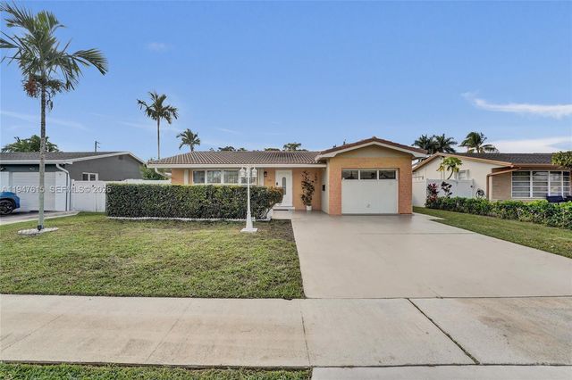 230 SE 4th St, Dania Beach, FL 33004