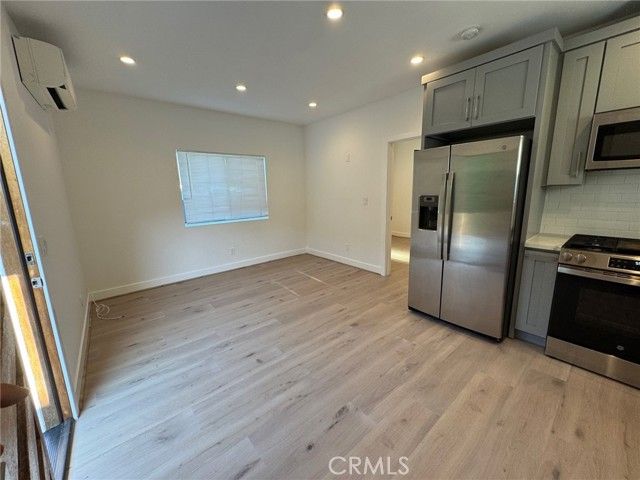 6427 Nagle, Van Nuys (los Angeles), CA 91401