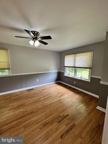 162 BISHOPS DR, Chester Heights, PA 19017